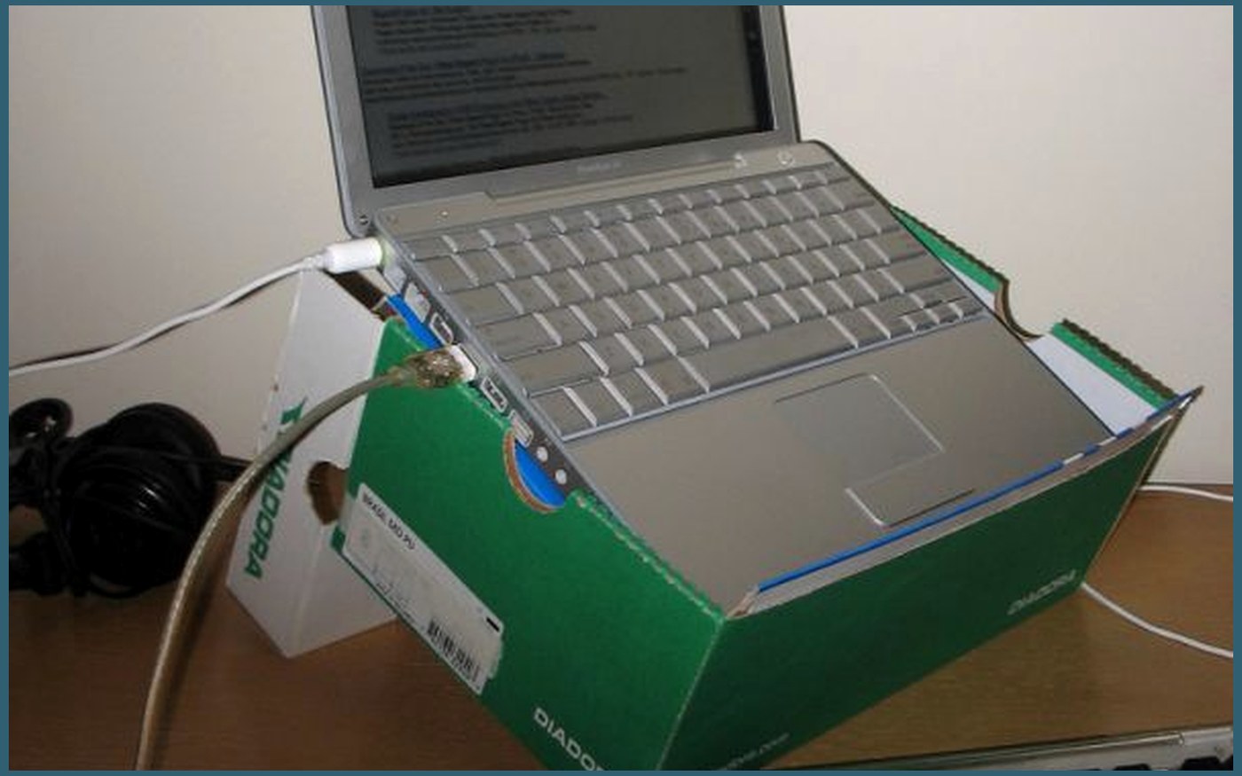 Laptop Stands buying guide image